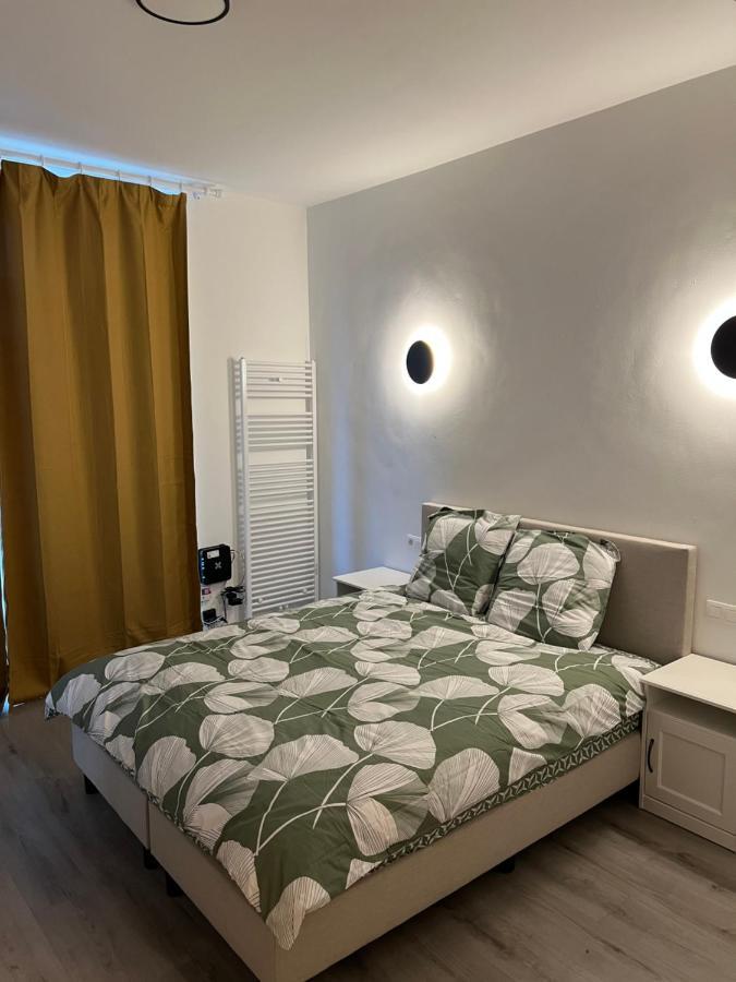 Riverbank Guest House نامور المظهر الخارجي الصورة