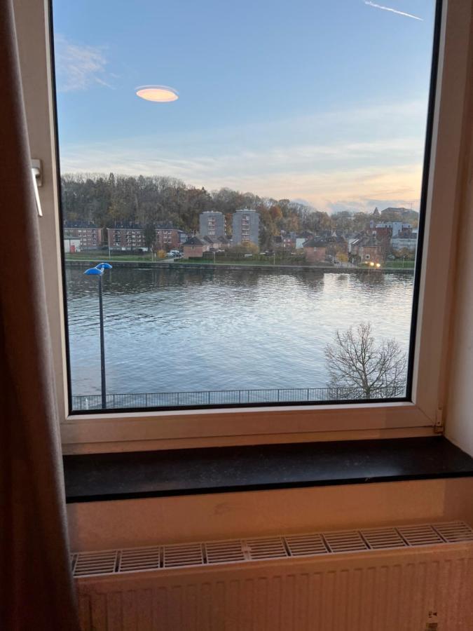 Riverbank Guest House نامور المظهر الخارجي الصورة