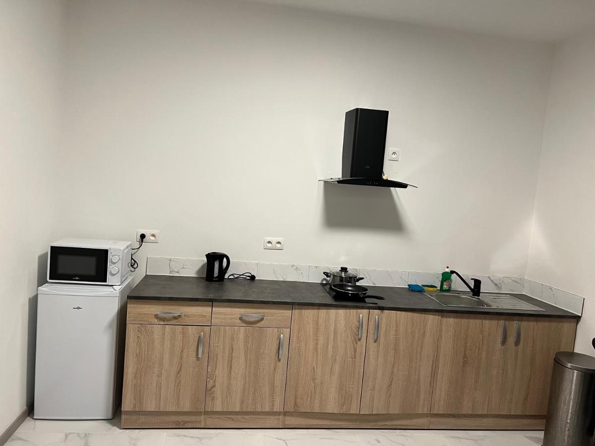 Riverbank Guest House نامور المظهر الخارجي الصورة